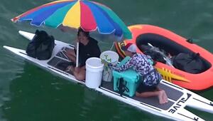 Sonnenschirm als Segel: Polizei rettet abgetriebene Paddleboarder vor Florida
