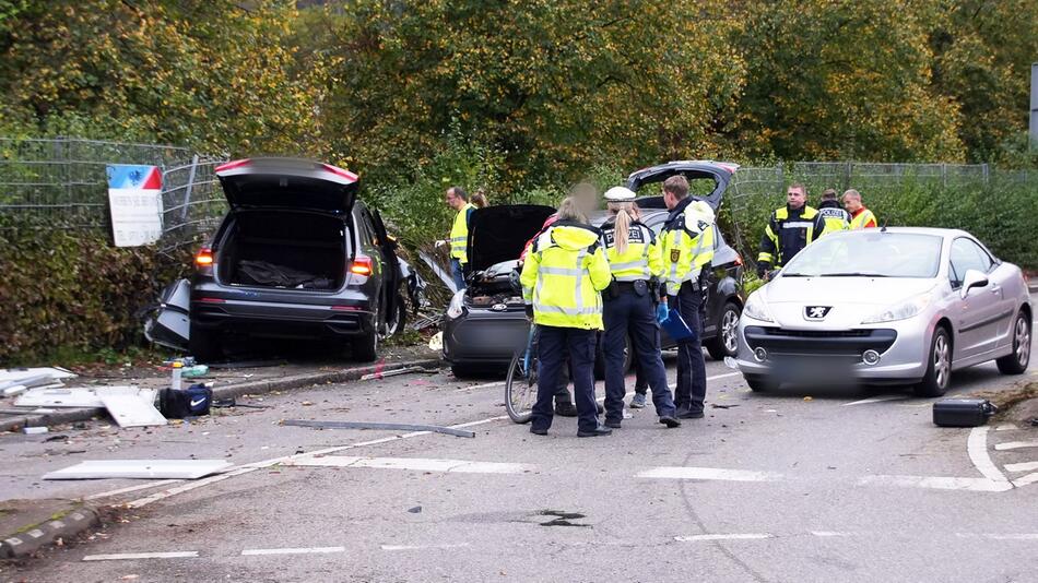 Drei Tote nach schwerem Verkehrsunfall in Esslingen