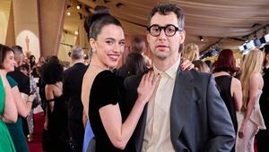 Margaret Qualley und Jack Antonoff, hier im März 2025, sollen sich getrennt haben.