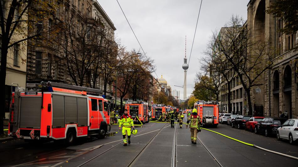 Brand in Wohngebäude in Berlin-Mitte