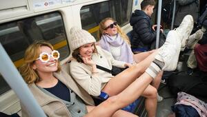 "No Trousers Tube Ride": In London wird ohne Hose U-Bahn gefahren