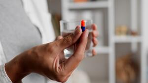Große Tabletten schlucken – mit diesen Tricks rutschen sie leichter