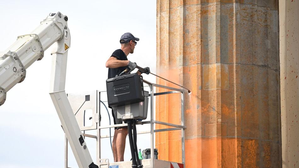 Nach Farbanschlag auf das Brandenburger Tor