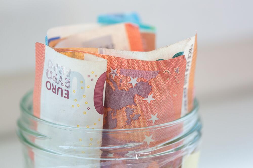 Geld in einem Glas