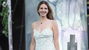 Lana Del Rey zeigt sich auf Instagram ungewöhnlich privat.