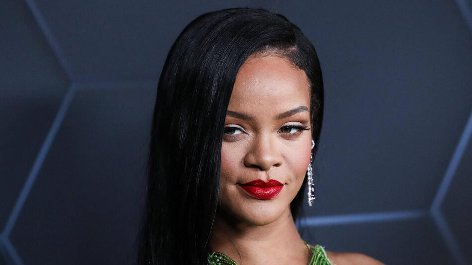 Rihanna ist eine RnB-Sängerin aus Barbados.