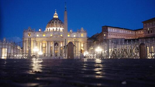 Der Petersplatz mit Petersdom
