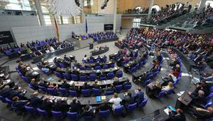 Bundestag - Sondersitzung zur Grundgesetzänderung