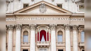 Wann präsentiert sich ein neuer Papst auf dem Balkon der St. Peter s Basilica?