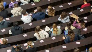 Studierende im Hörsaal