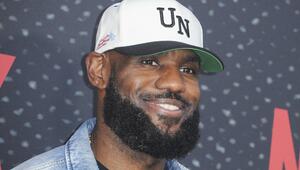 LeBron James ist einer der populärsten Basketballspieler und trägt den Spitznamen "King James".