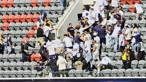 Fußballfans außer Rand und Band: Massenschlägerei nach LA-Galaxy-Pleite