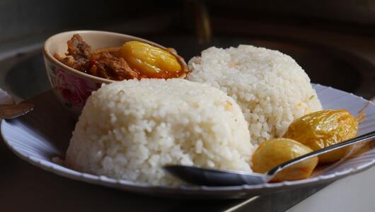 Reis mit Fleisch und Gemüse