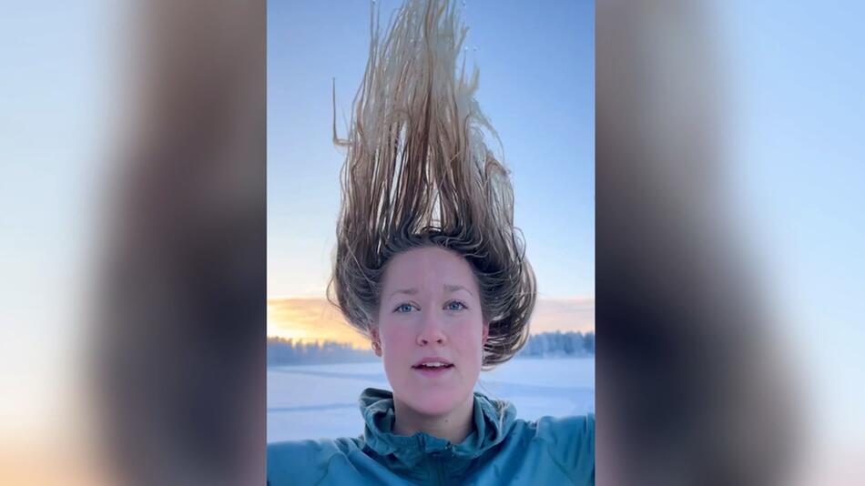 Frau in Schweden mit gefrorenen Haaren