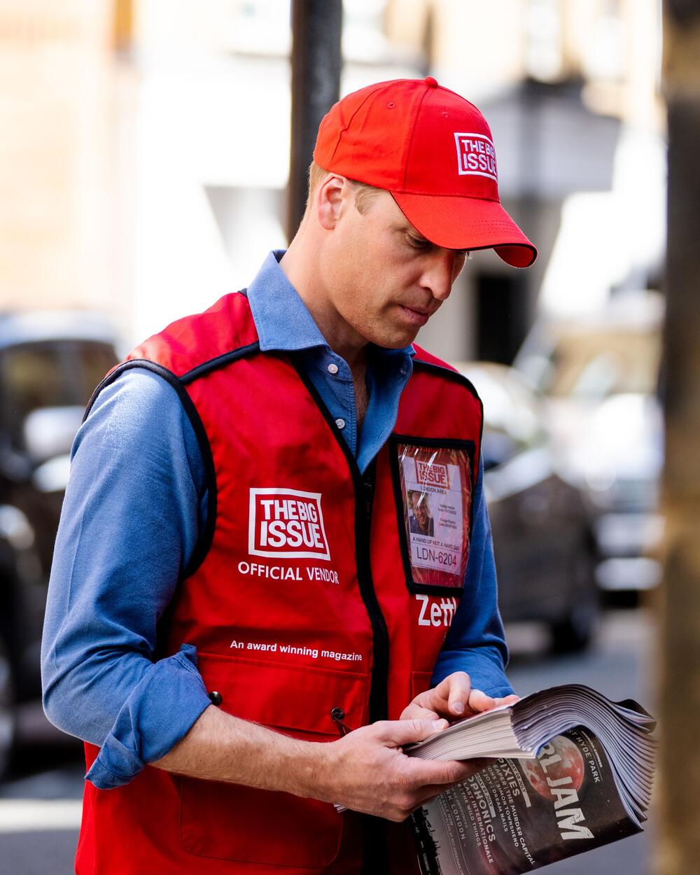 Prinz William verkauft Obdachlosenzeitung "Big Issue"