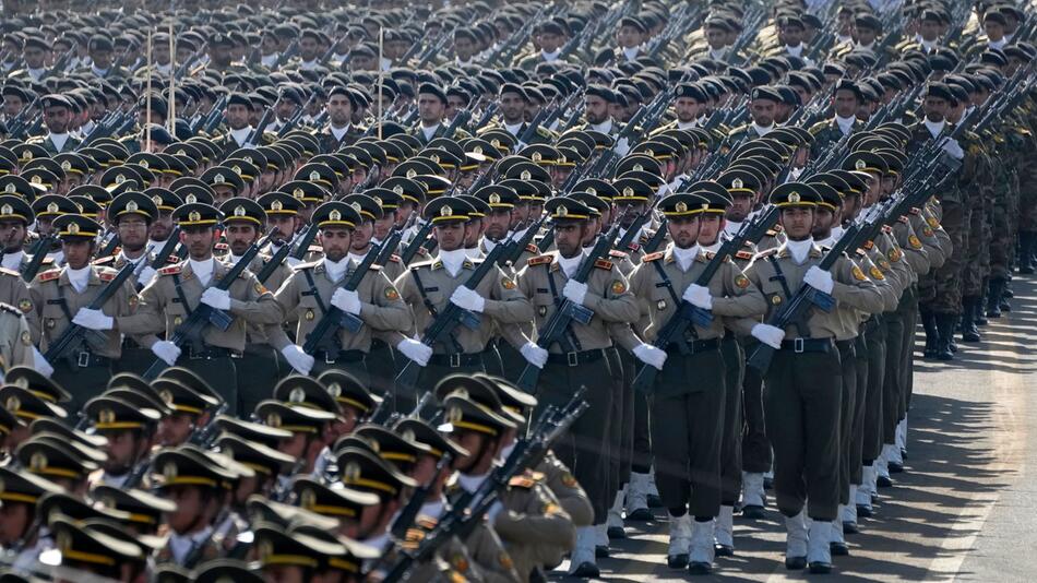 Militärparade im Iran