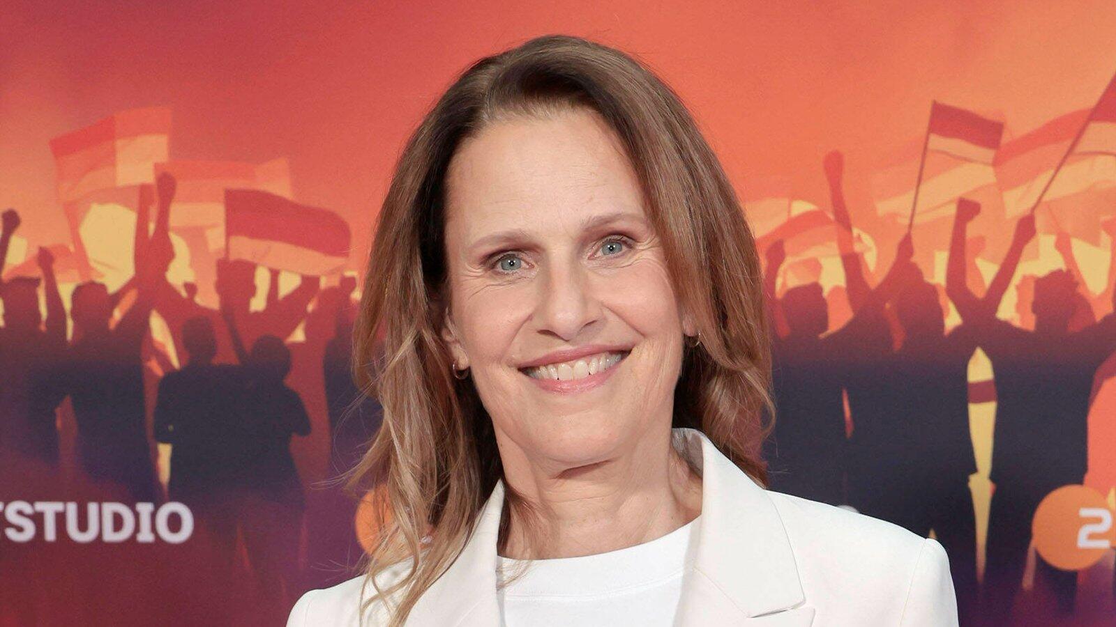 https://i0.web.de/image/512/42333512,pd=1/katrin-mueller-hohenstein-laenderspiel-uebertragun.jpg