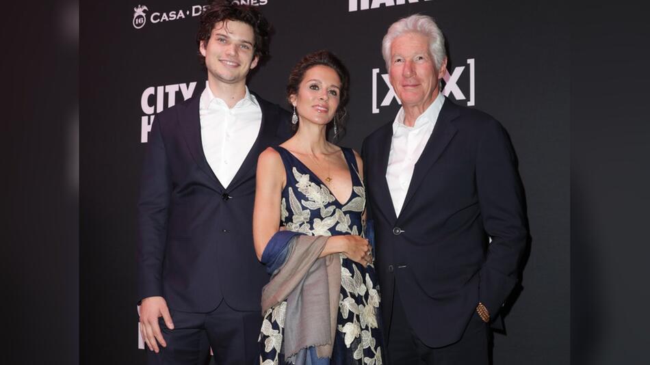 Richard Gere (r.) mit seinem Sohn Homer und seiner Ehefrau Alejandra.