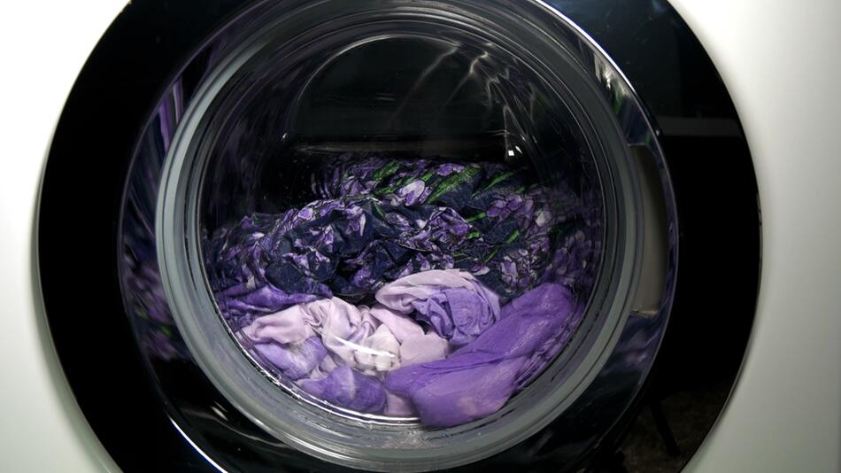 Wäsche waschen: Mit diesen Tipps lassen sich Strom und Wasser sparen