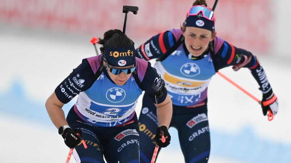 Julia Simon (l.) und Justine Braisaz-Bouchet (r.)