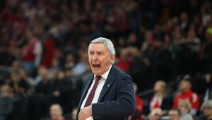 Bayern-Trainer +Svetislav Pesic