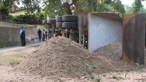 Vor Strandparty: Lastwagen kippt auf Festwiese in Ladenburg um