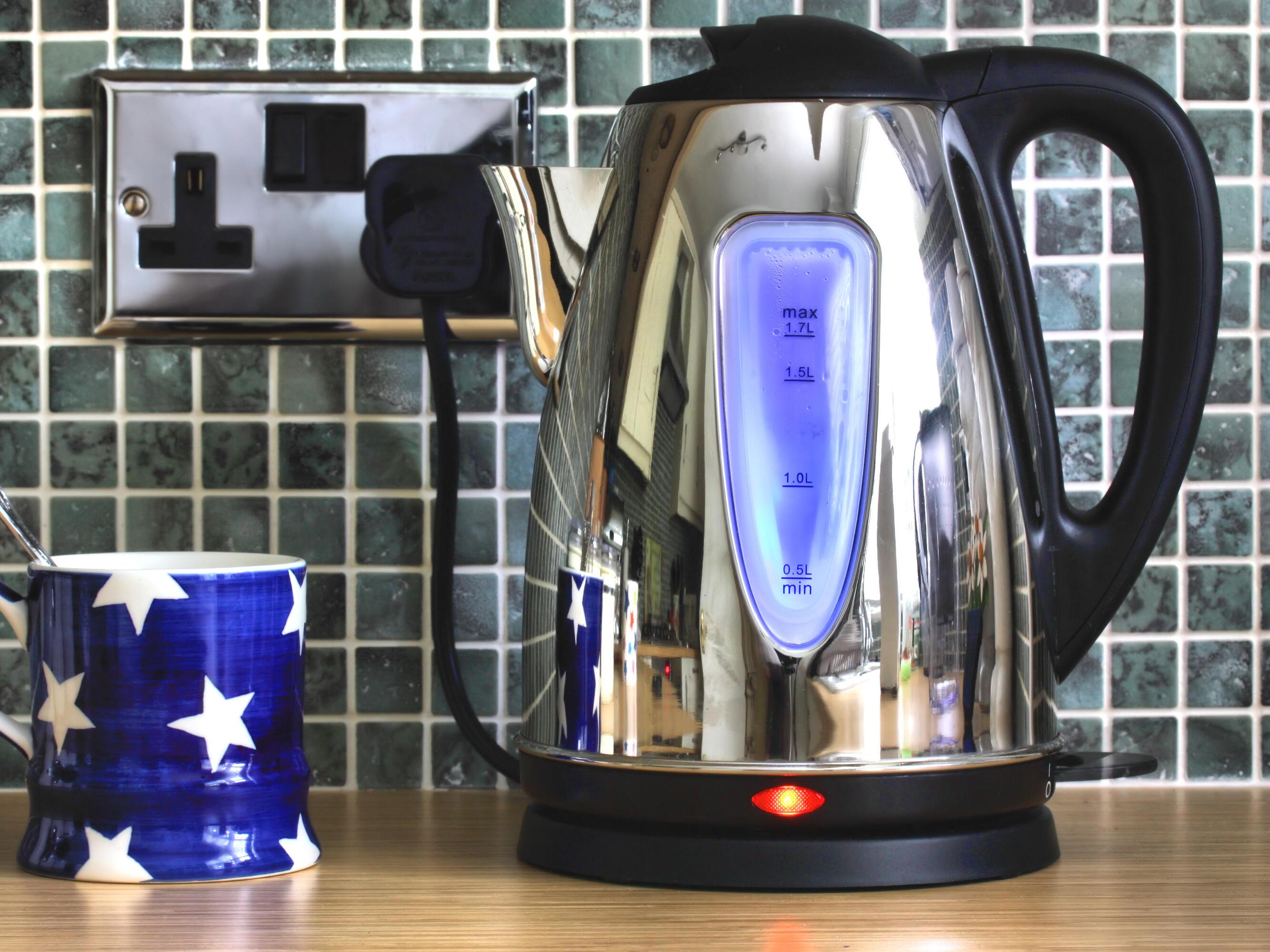 Wasser Kocher Küchen Tee Erhitzer 1,7 Liter Kalkfilter Anzeige Edelstahleinlage 