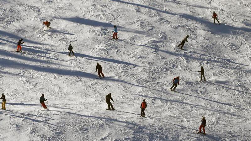 Ski-Läufer auf dem Winterberg