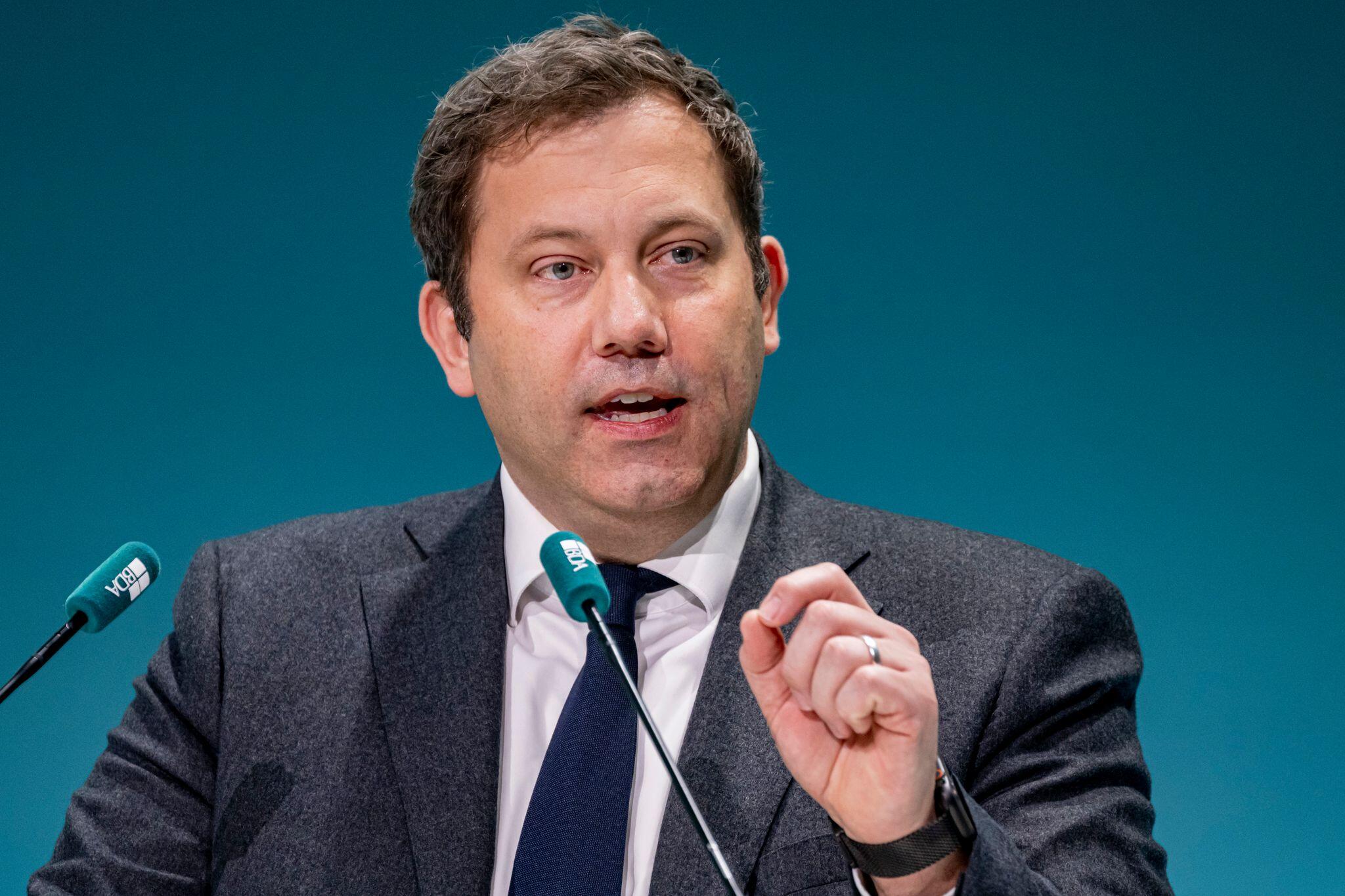 Klingbeil: Keinen Generationenkonflikt herbeireden | WEB.DE