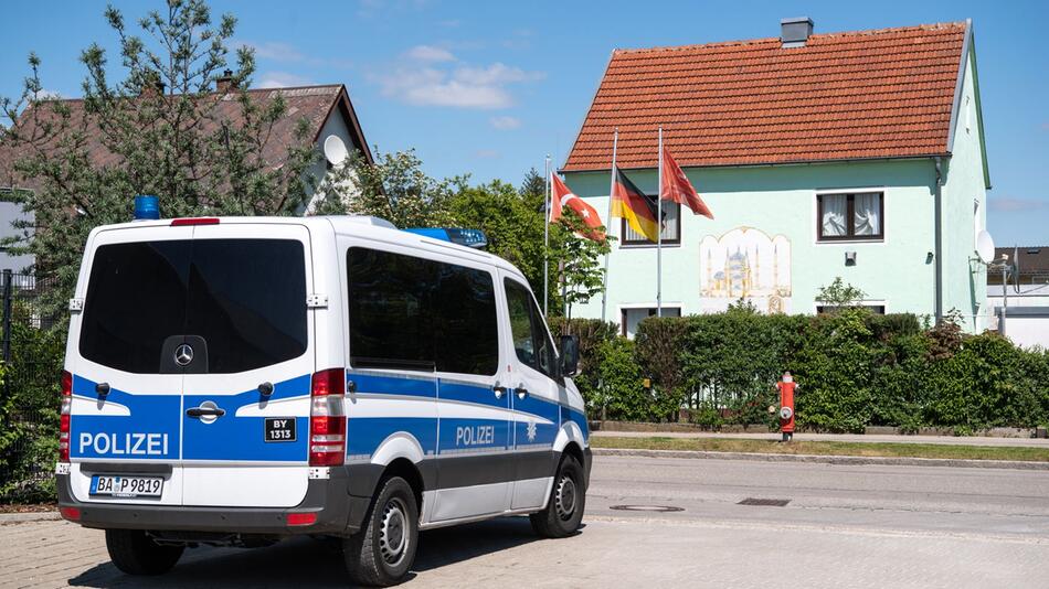 Bericht: Verdächtiger in Waldkraiburg plante Anschläge auf Mosche