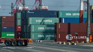 Container mit der Aufschrift "China Shipping"