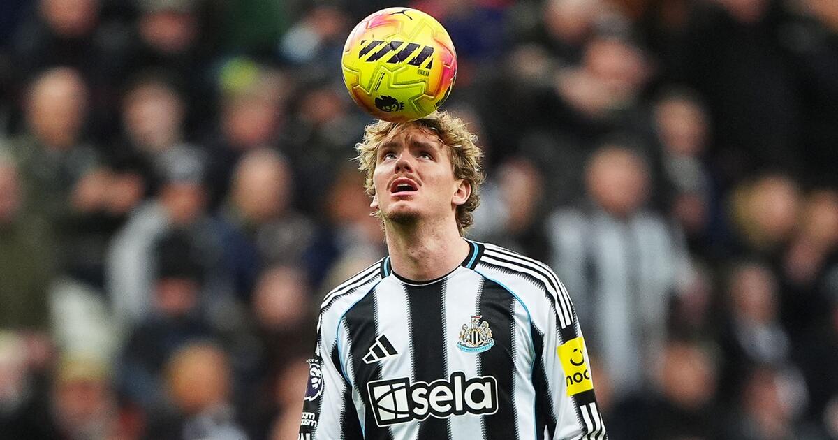 Quansah elogia a Salah y critica a su exentrenador Slot tras su salida de Liverpool