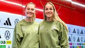 Janina Minge (li.) hat die Kapitänsbinde von Giulia Gwinn übernommen.