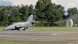 Kampfjet landet auf der Nase – kritische Sekunden bei Militärübung in Malaysia