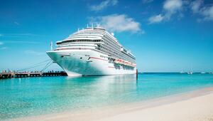 Kreuzfahrtschiff vor Anker auf Grand Turk Island, Karibik