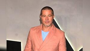 Pretty in Pink: Brad Pitt bei einem Promo-Event für "F1".