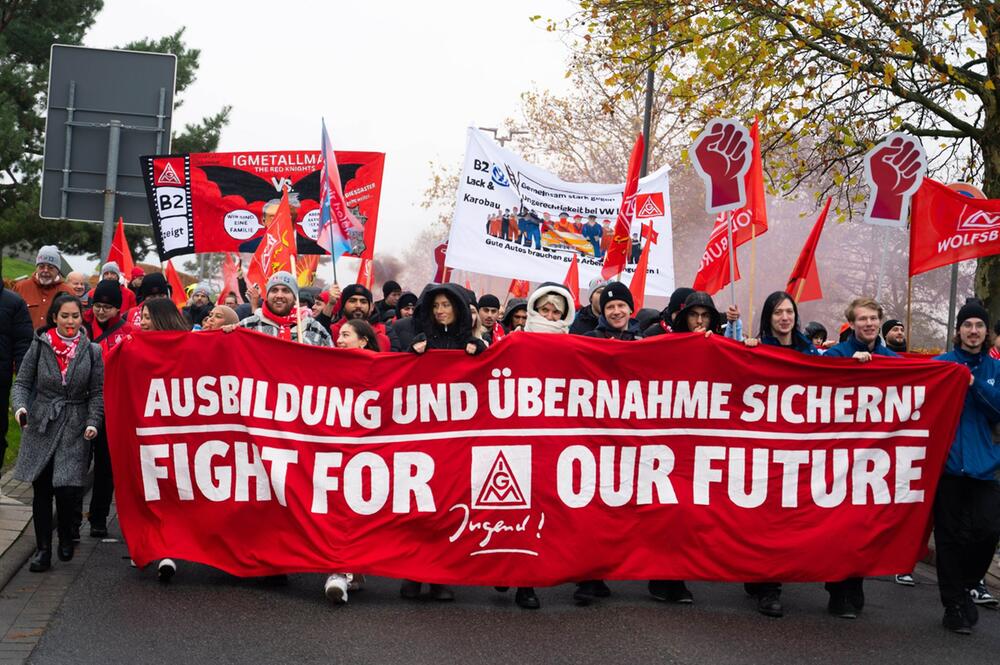 Protest-Kundgebung der IG Metall in Wolfsburg