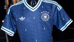 So sieht das neue Auswärtstrikot der deutschen Fußball-Nationalmannschaft aus.