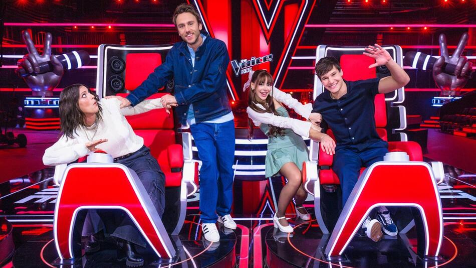 Stefanie Kloß, Clueso, Ayliva und Wincent Weiss (v.l.) sind dieses Mal als "The Voice Kids" ...