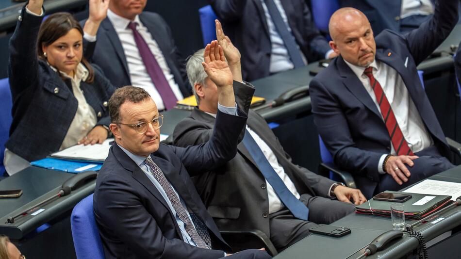 Jens Spahn stimmt ab