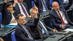 Jens Spahn stimmt ab