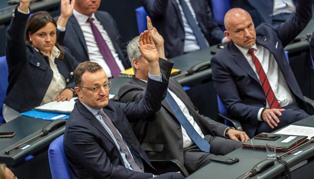Jens Spahn stimmt ab