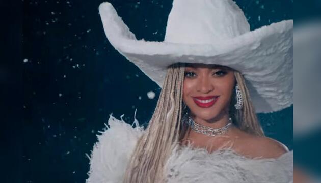 Beyoncé erhält für ihre "NFL Christmas Day Halftime Show" ihren ersten Emmy.