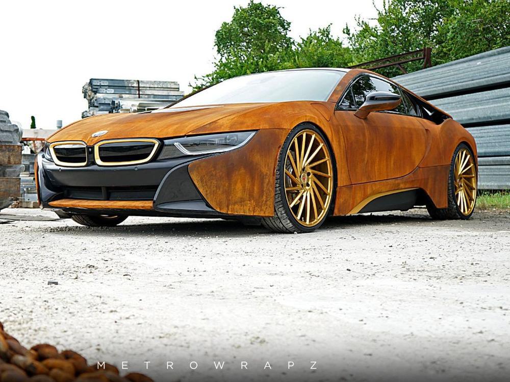 Vergammelt per Folierung: Verrückter BMW i8 zeigt sich im Rost