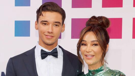 Diego mit Mama Verona Pooth bei einem Red-Carpet-Auftrit im Jahr 2023 in Berlin.