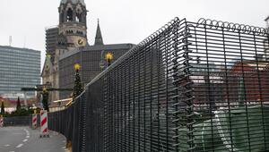 Zaun um den Weihnachtsmarkt am Breitscheidplatz in Berlin