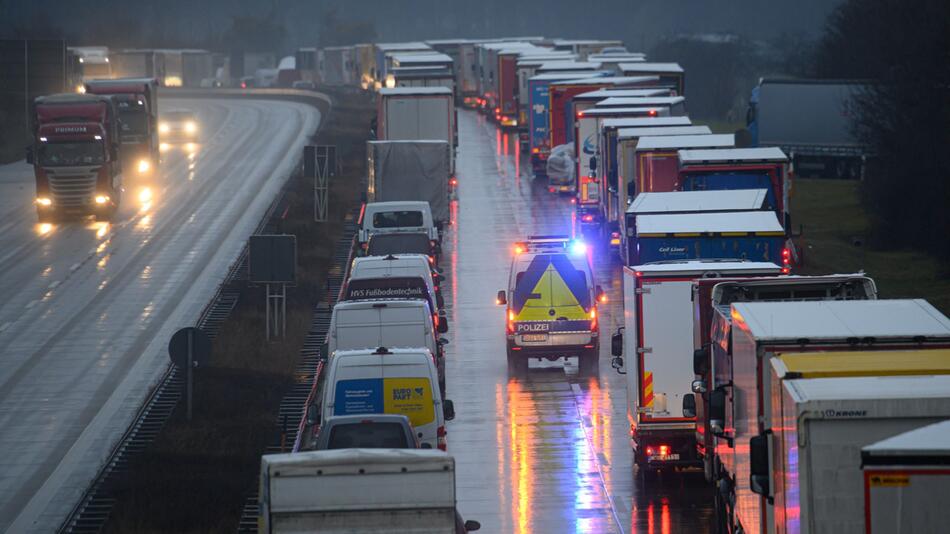 Stau auf der A4