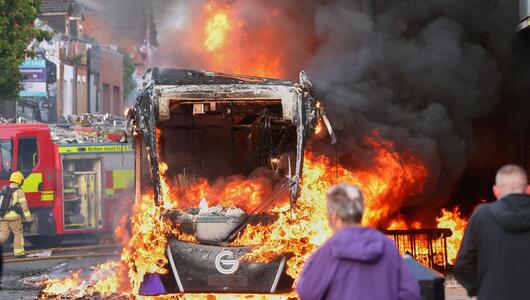 Demonstration nach Messerangriff in Belfast