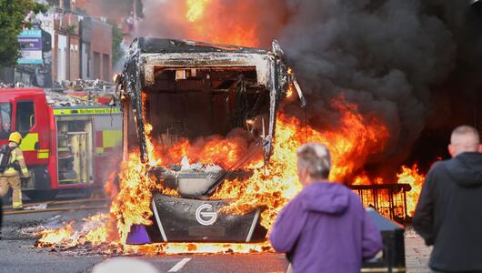 Demonstration nach Messerangriff in Belfast