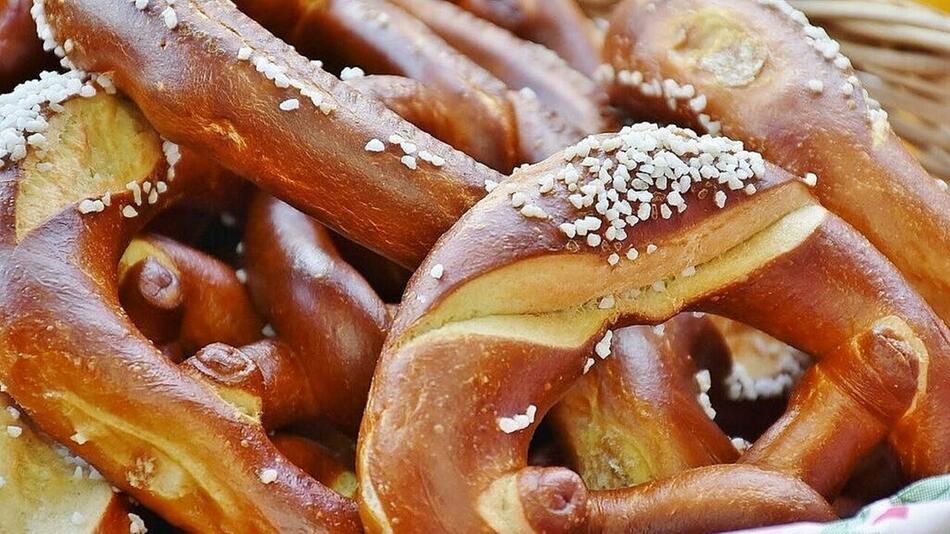 Brezel aufbacken